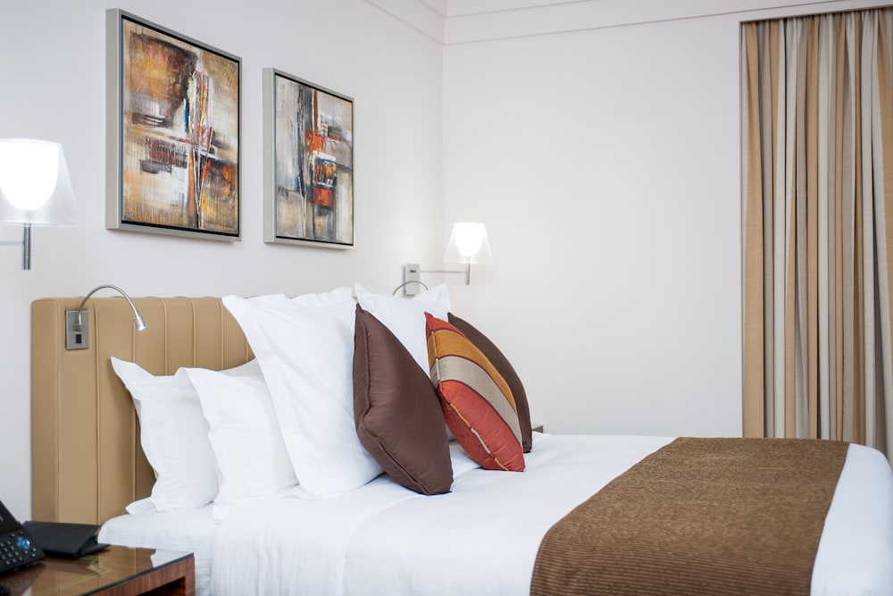 Junior Suite, 1 Queen Bed photo 3