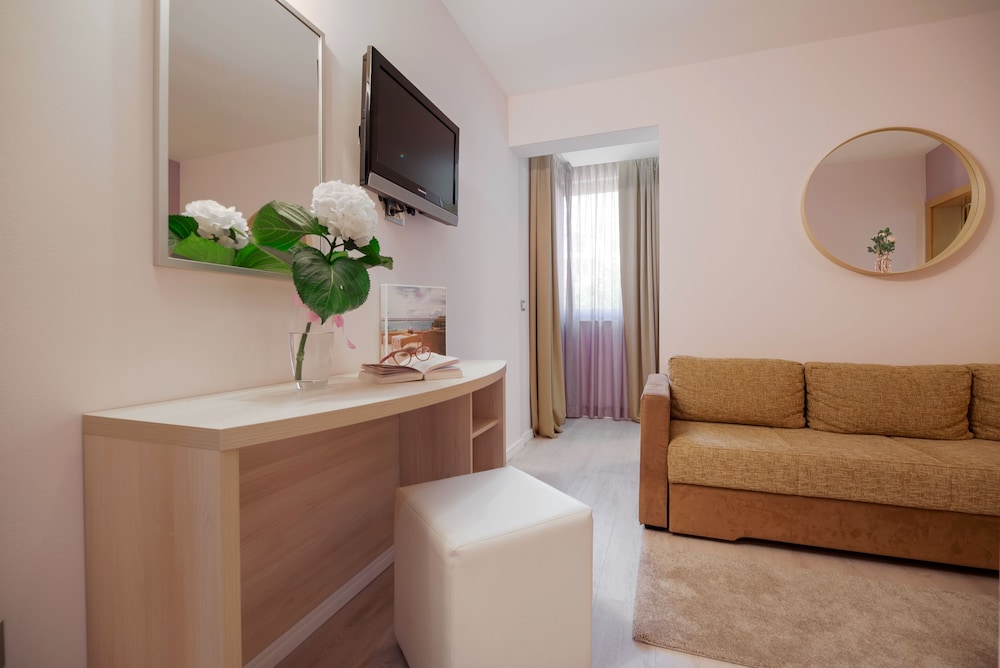 Junior Suite, Mountain View - Photo 4