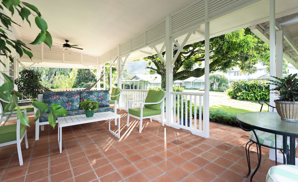 Junior Suite, 1 King Bed, Garden View photo 2