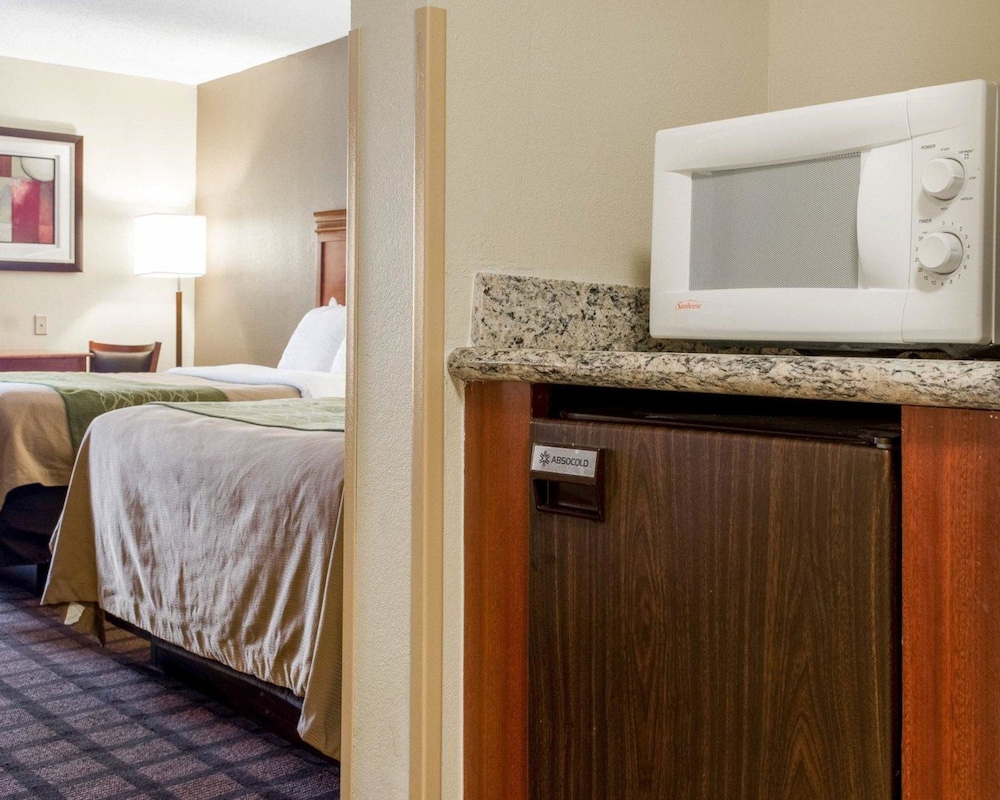 Standard Room, 2 Queen Beds, Non Smoking photo 3