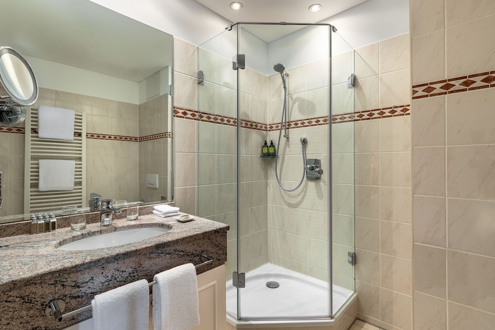 Suite, 1 Bedroom - Photo 3