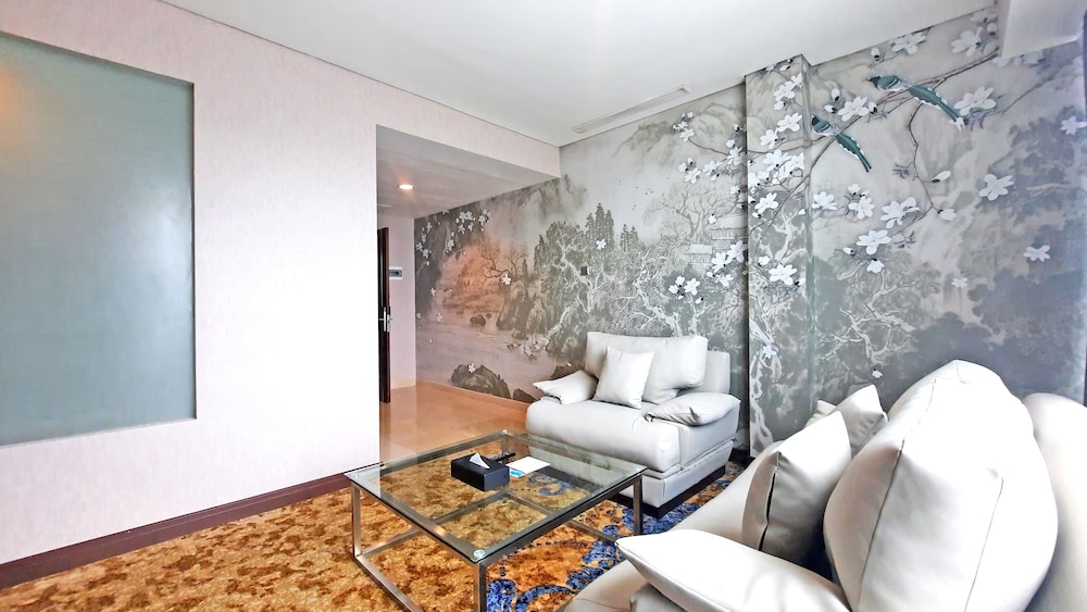 Executive Suite photo 2