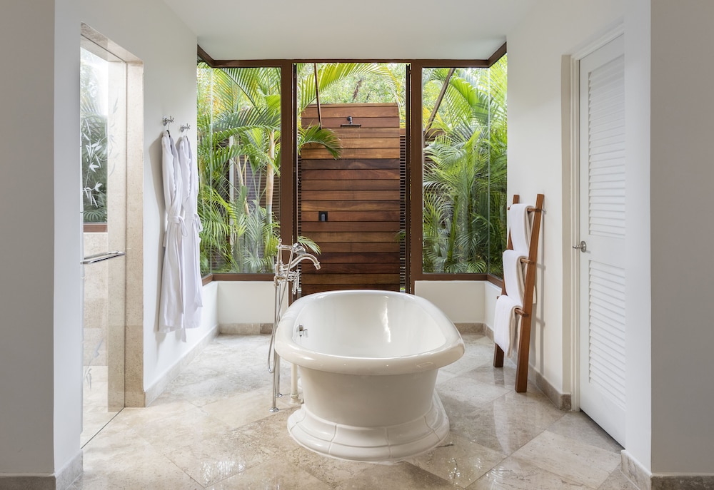 La Tortuga Suite, 1 King Bed, Private Pool, View