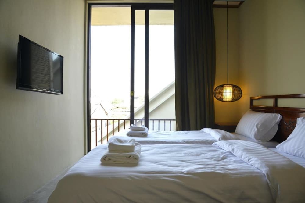 Standard Room, 2 Single Beds photo 2