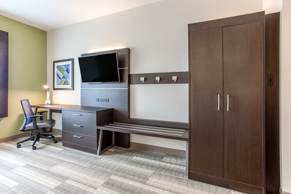 Suite, Multiple Beds (& Sofa Bed) - Photo 1