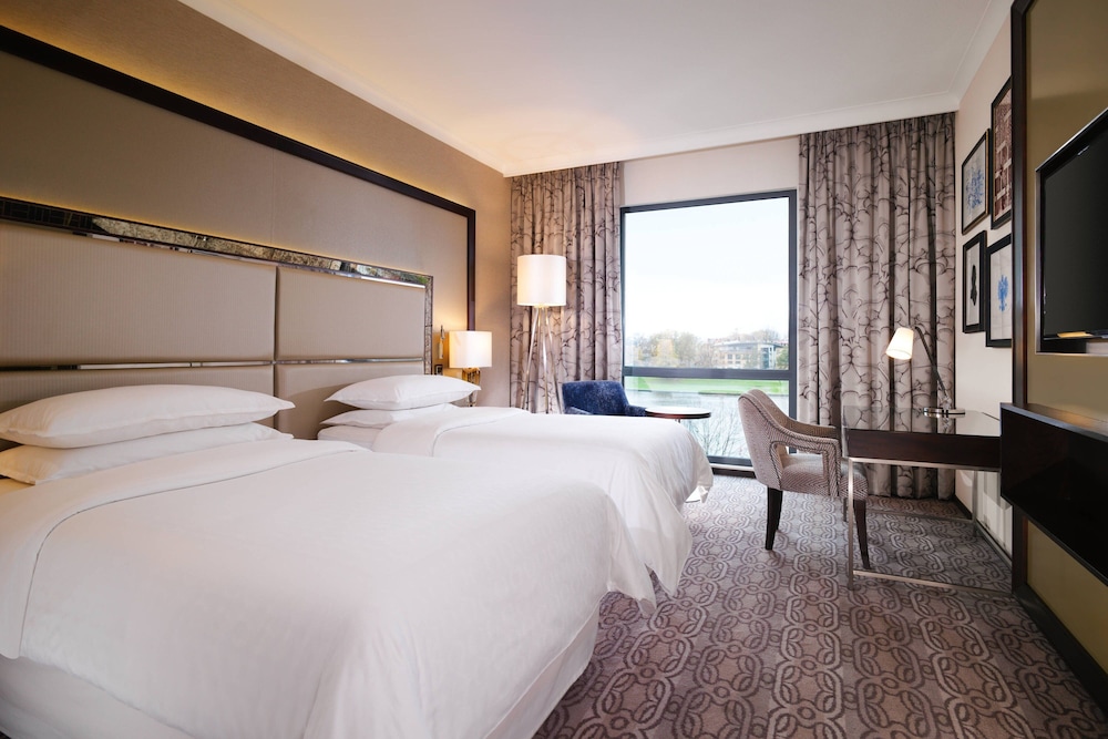 Grand Room, 2 Twin Beds (View) - Photo 1