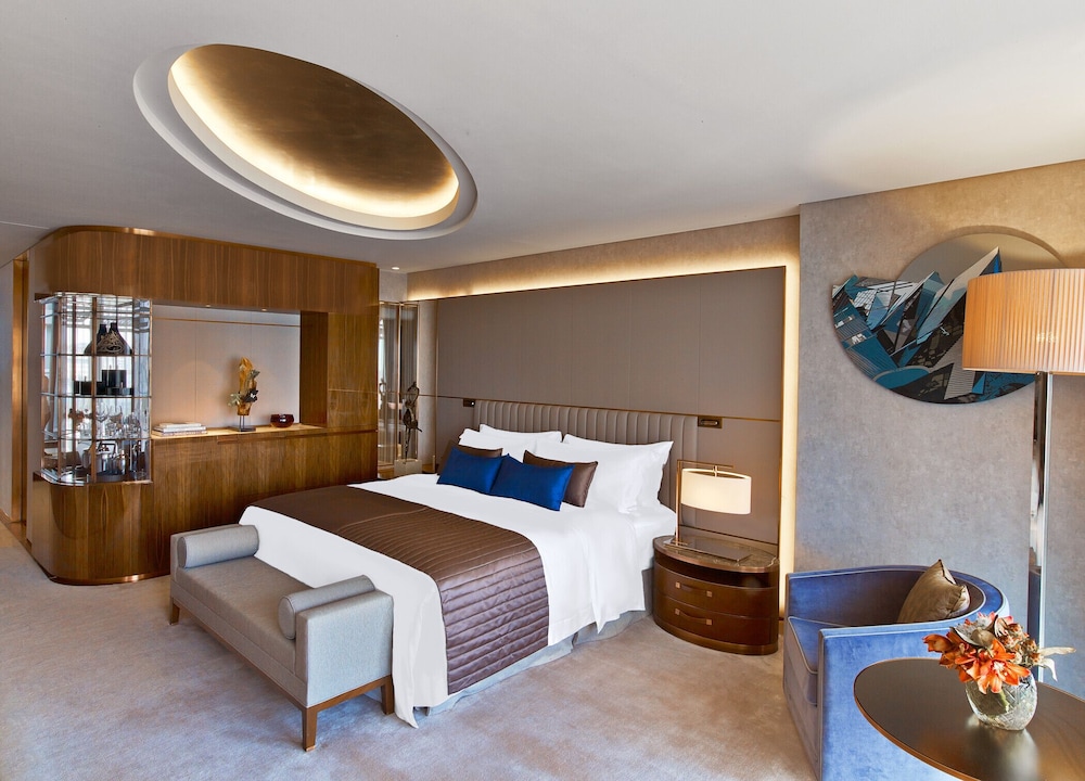Deluxe Room, 1 King Bed