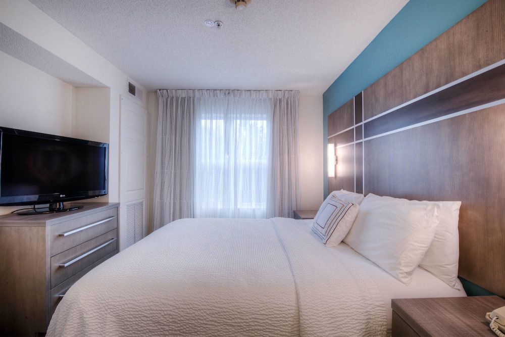 Suite, 1 Bedroom - Photo 3