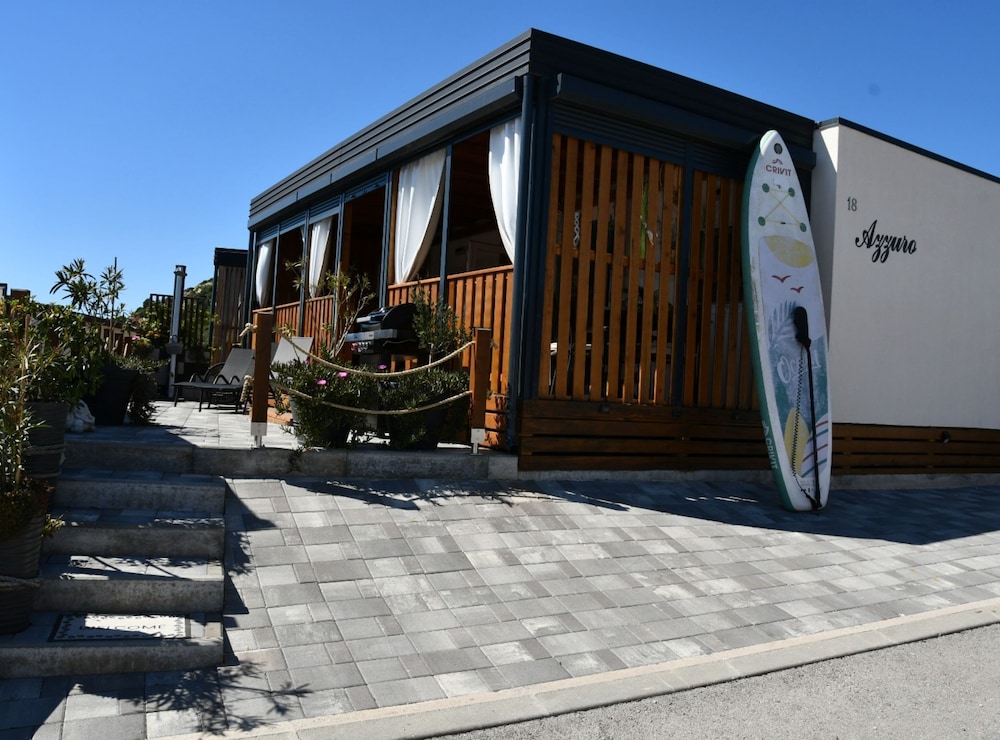 Mobile Home (Mobile Home With Terrace And Sea View)