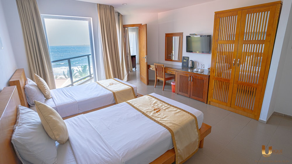 Deluxe Room, Garden View - Photo 8