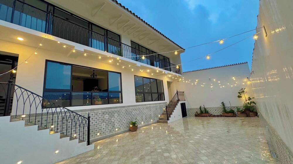 Luxury Apartment, Mountain View photo 2