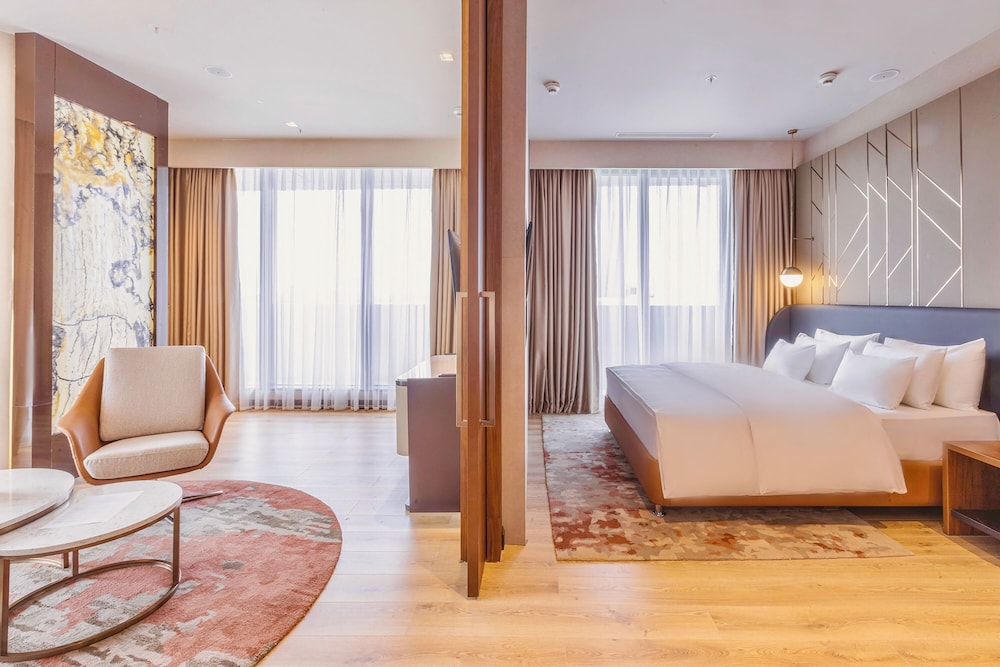 Suite - Photo 3