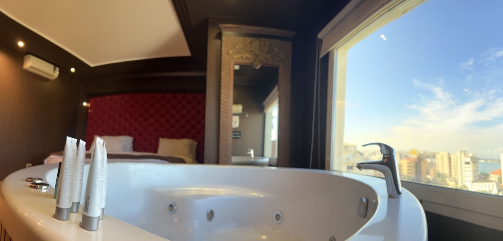 Royal Room photo 1