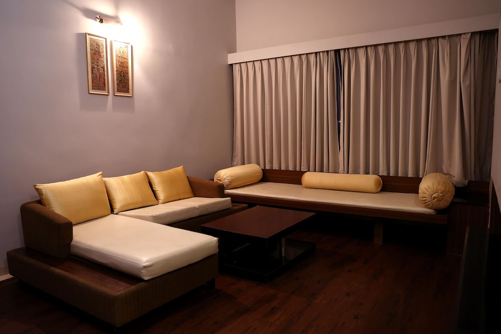 Hazel Suite - Photo 11