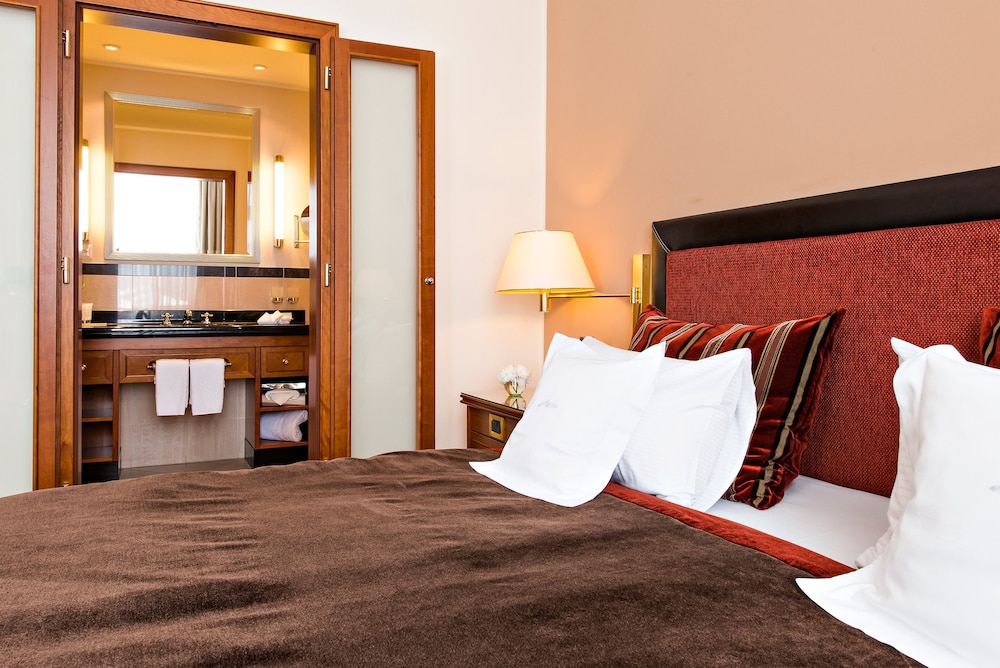 Premier Room