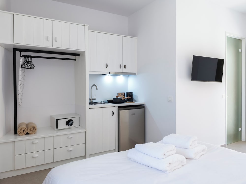 Deluxe Studio Suite