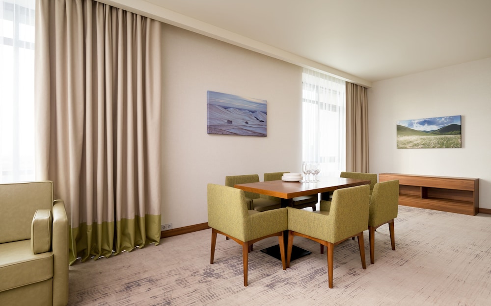 Suite, 1 Bedroom photo 3