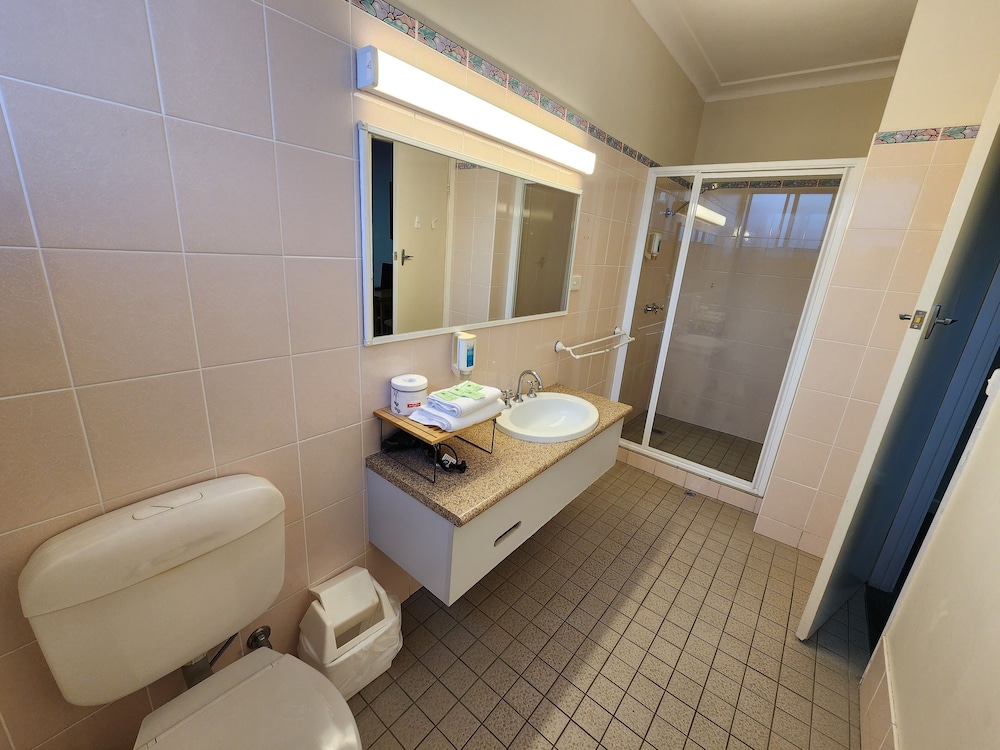 Family Quadruple Room, 1 Bedroom, Pool View, Ground Floor photo 2