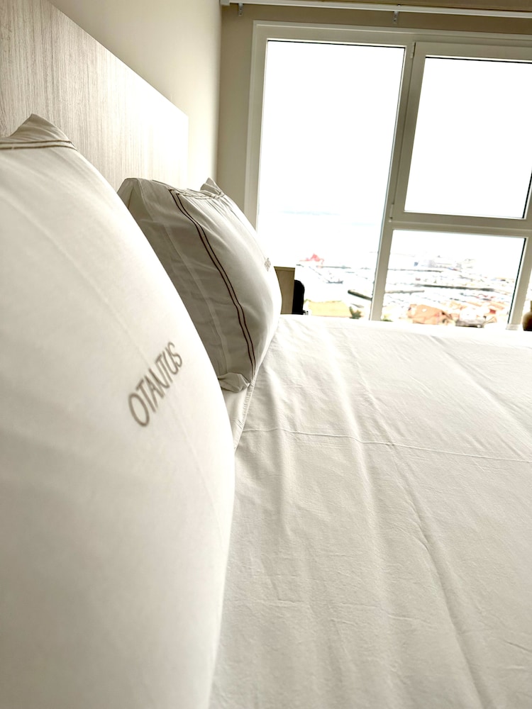 Junior Room, 1 King Bed, Sea View, Tower photo 2