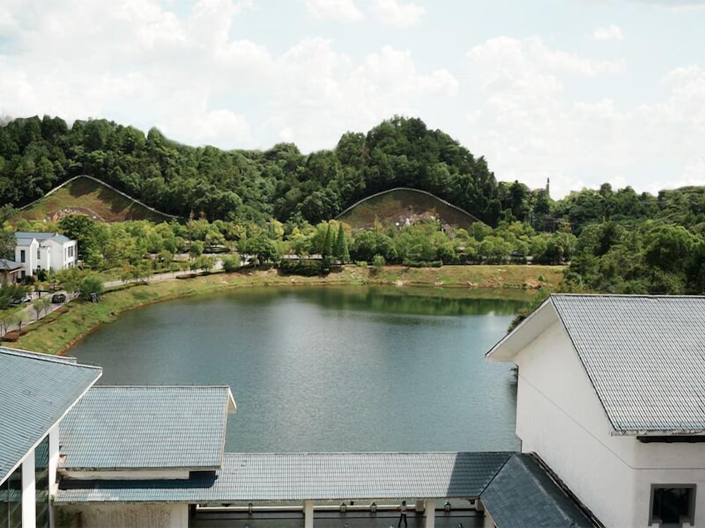 Premier Double Room, Balcony, Lake View