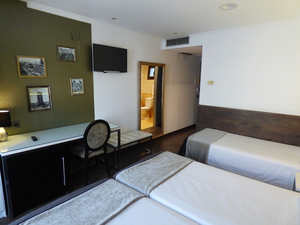 Panoramic Triple Room photo 2