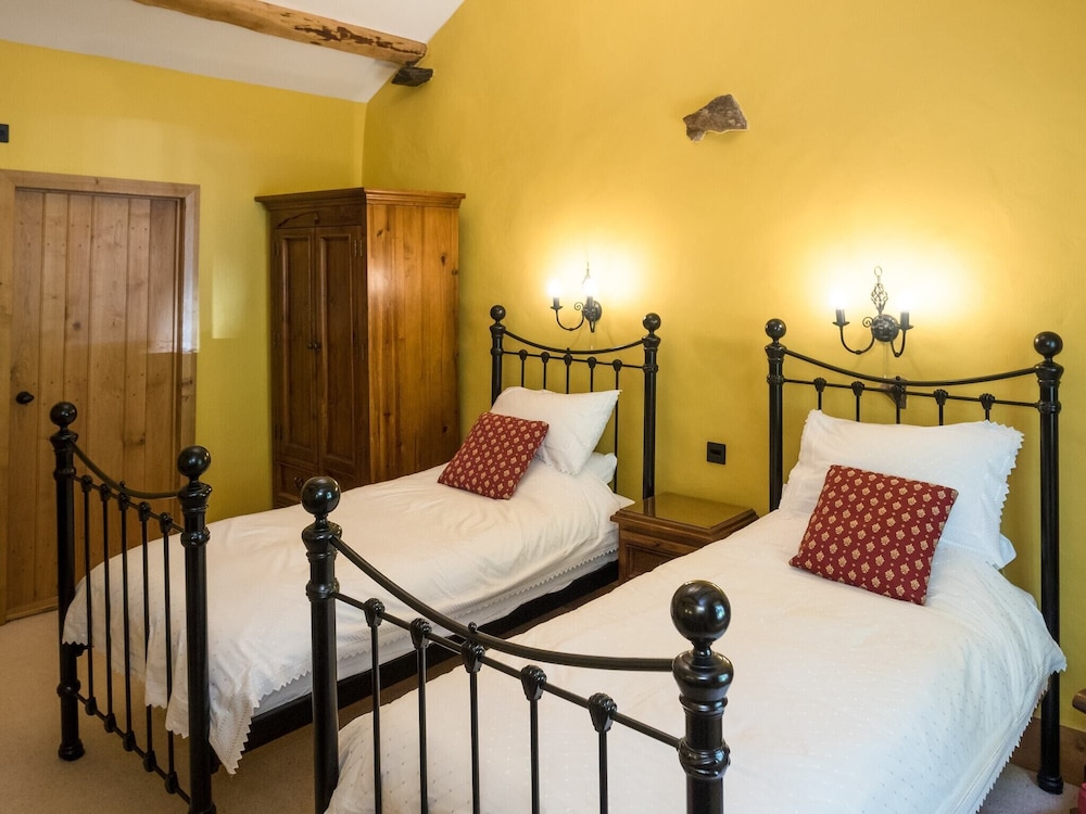 Deluxe Twin Room, Ensuite, Garden View (Room 1)
