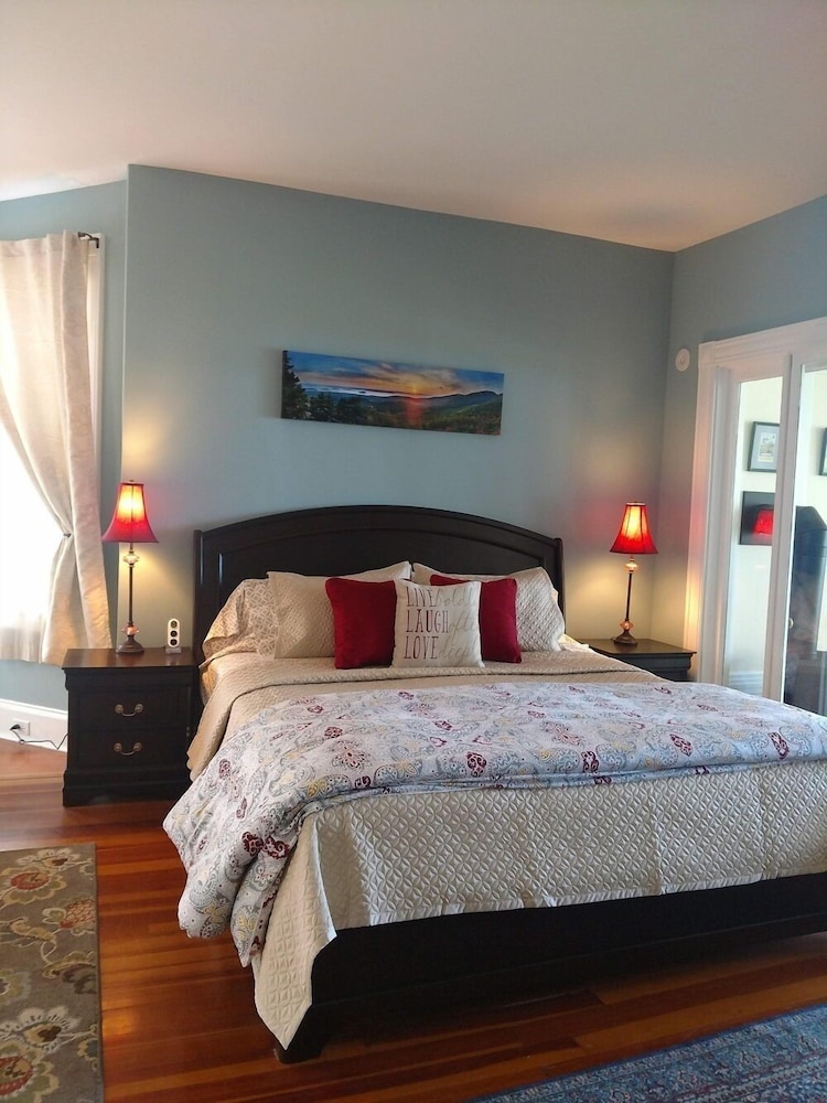 Luxury Suite, 1 King Bed, Ocean View photo 1