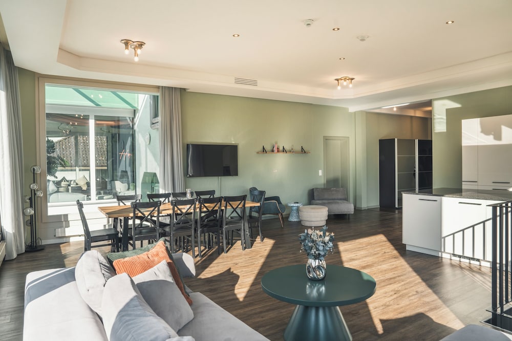 Flow Suite Family Room E20 - Photo 22