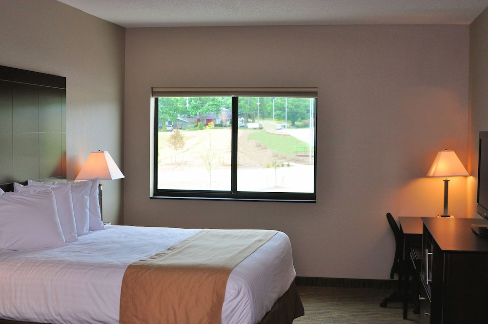 Honeymoon Suite, 1 King Bed with Sofa bed, Jetted Tub photo 1
