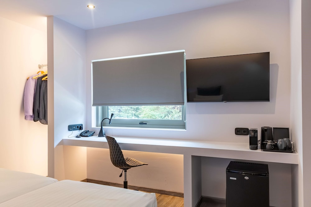 Comfort Room, 1 Bedroom, Patio, Ground Floor - Photo 7