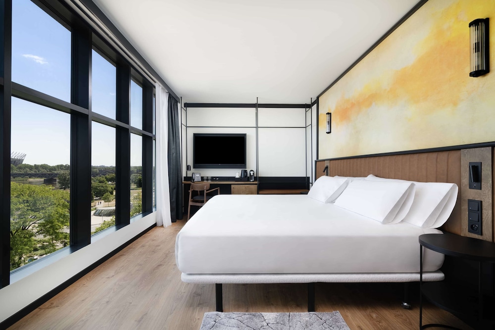 Deluxe with View - Photo 8