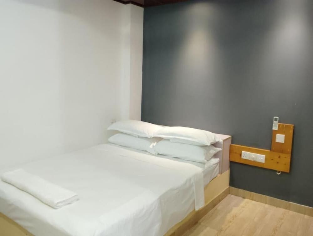 Deluxe Double Room, Balcony, Garden View