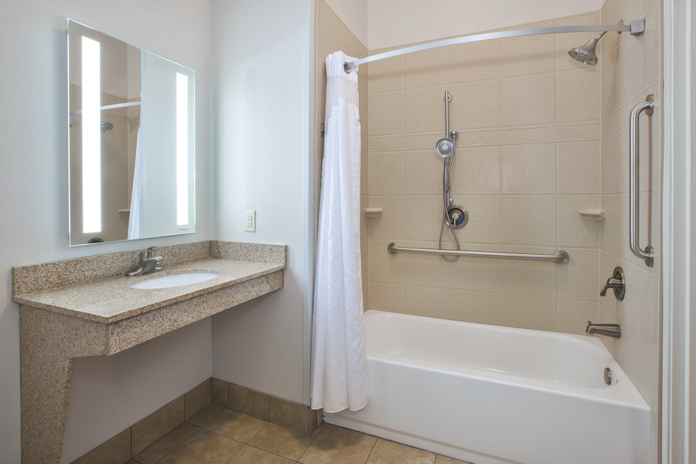 Standard Room, 2 Queen Beds - Photo 4