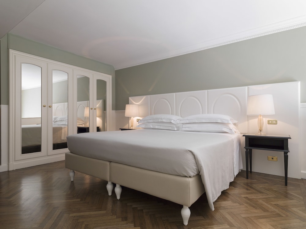 Superior Triple Room thumbnail 5