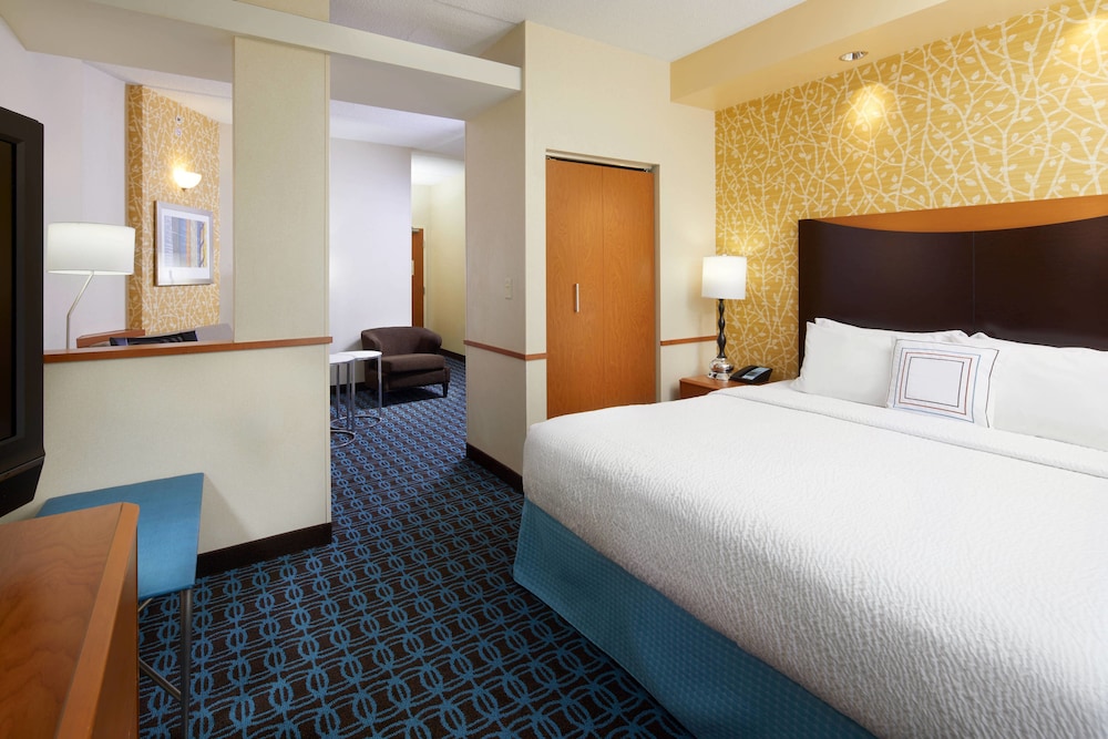 Executive Suite, 1 King Bed with Sofa bed - Photo 2