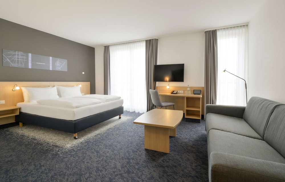Standard Room, 1 Queen Bed (2nd Floor) - Photo 4