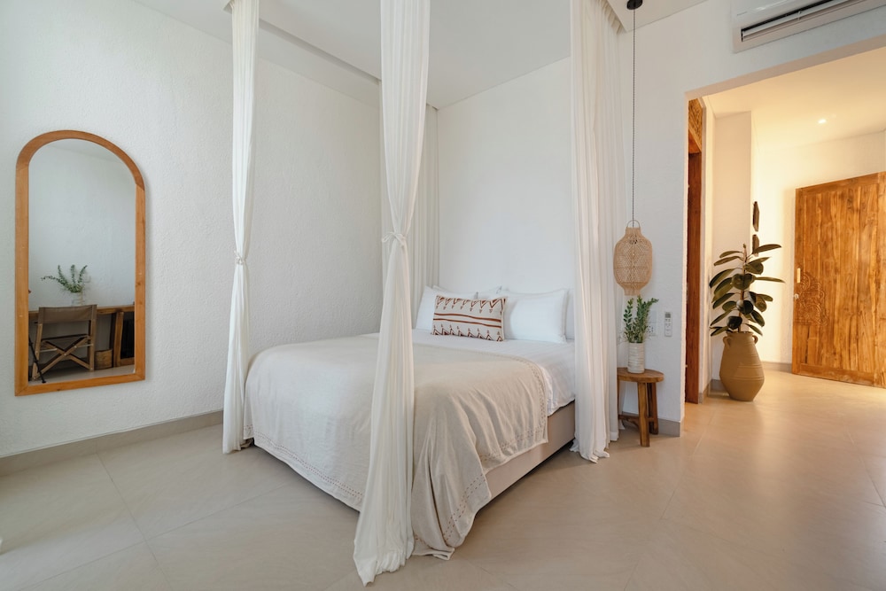 Superior Room, 1 King Bed
