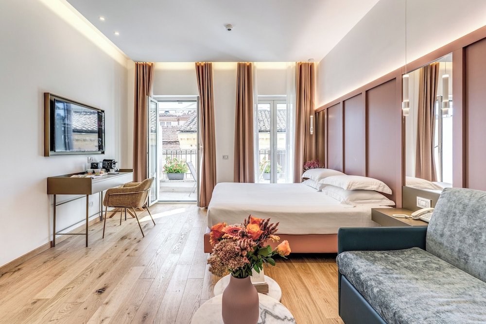 Junior Suite with Balcony photo 2