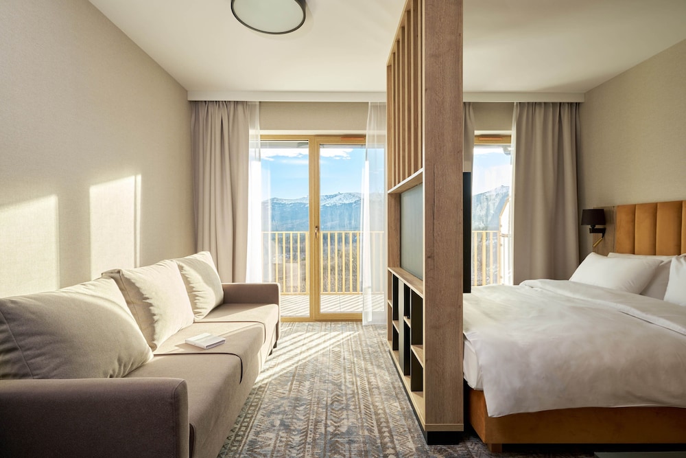 Superior Quadruple Room, Mountain View photo 1