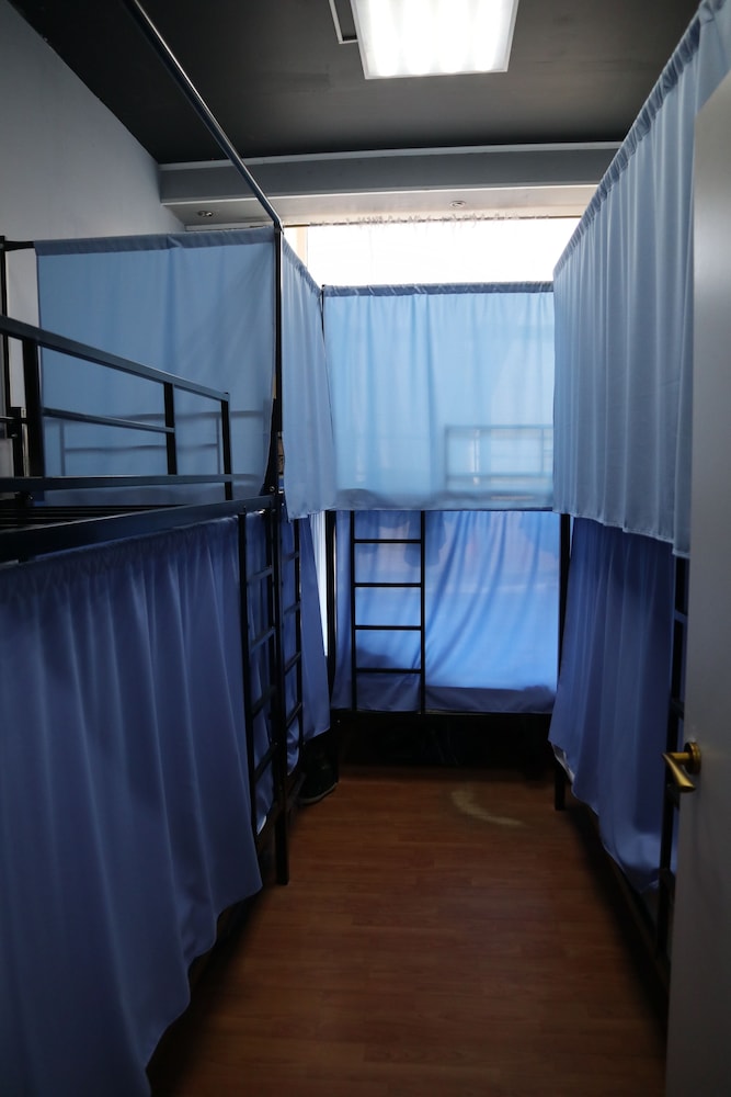 共享宿舍，混合宿舍（8床）