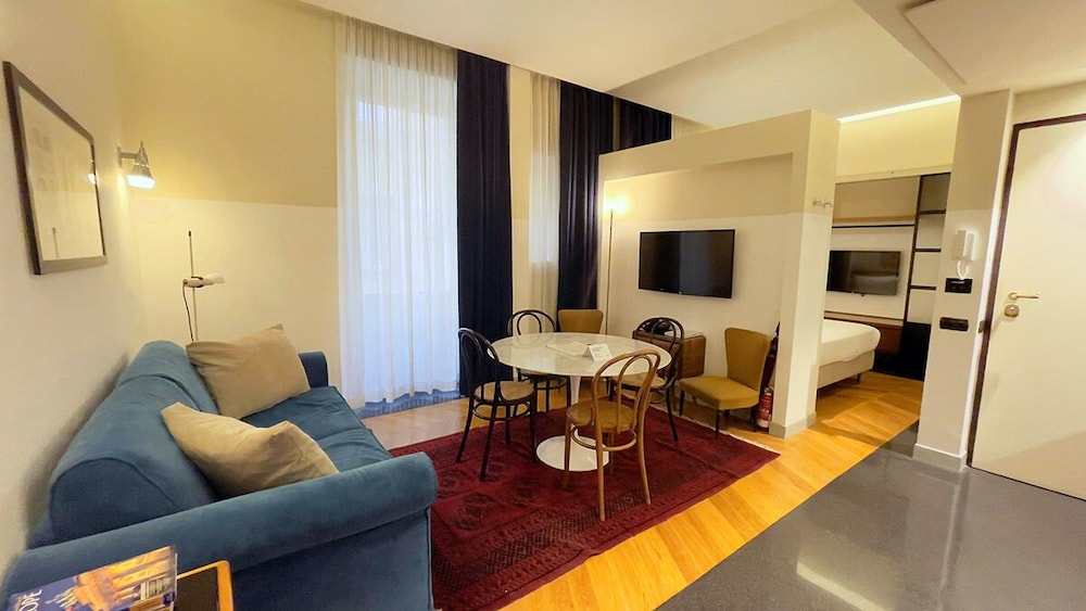 City Apartment, 1 King Bed with Sofa bed, Non Smoking, Housekeeping (2.1)