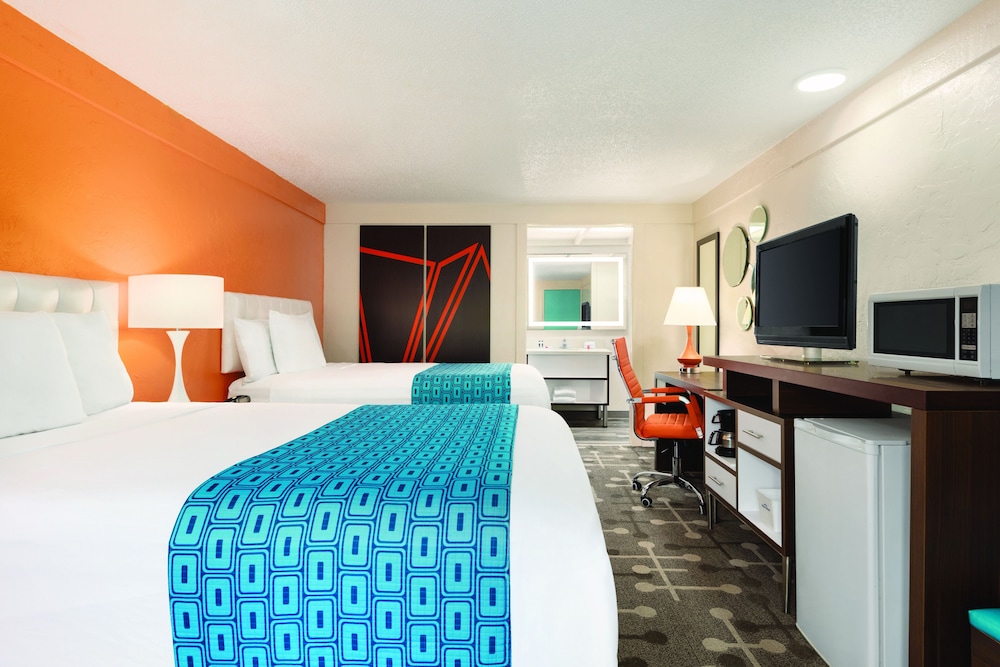Deluxe Double Room, 2 Double Beds - Photo 4
