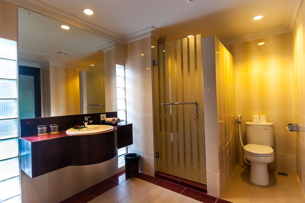 Deluxe Room, Terrace, Poolside - Photo 7