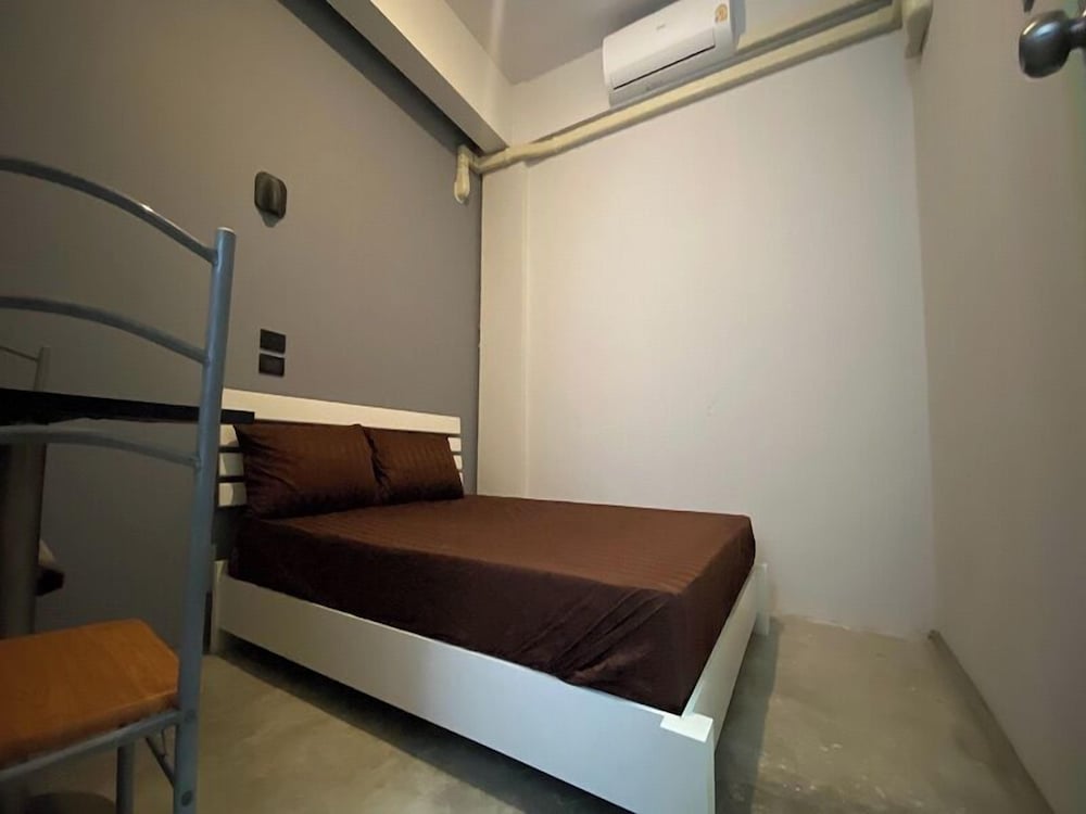 Single Room photo 2
