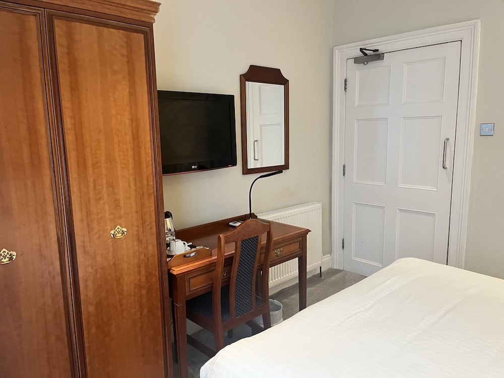 Standard Single Room, Ensuite (Lower Ground Floor) photo 3