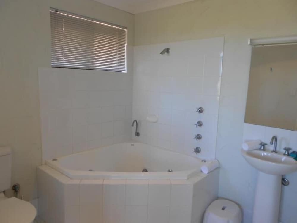 Standard Suite, 2 Bedrooms, Non Smoking, Kitchen (Oceanview Spa) photo 2