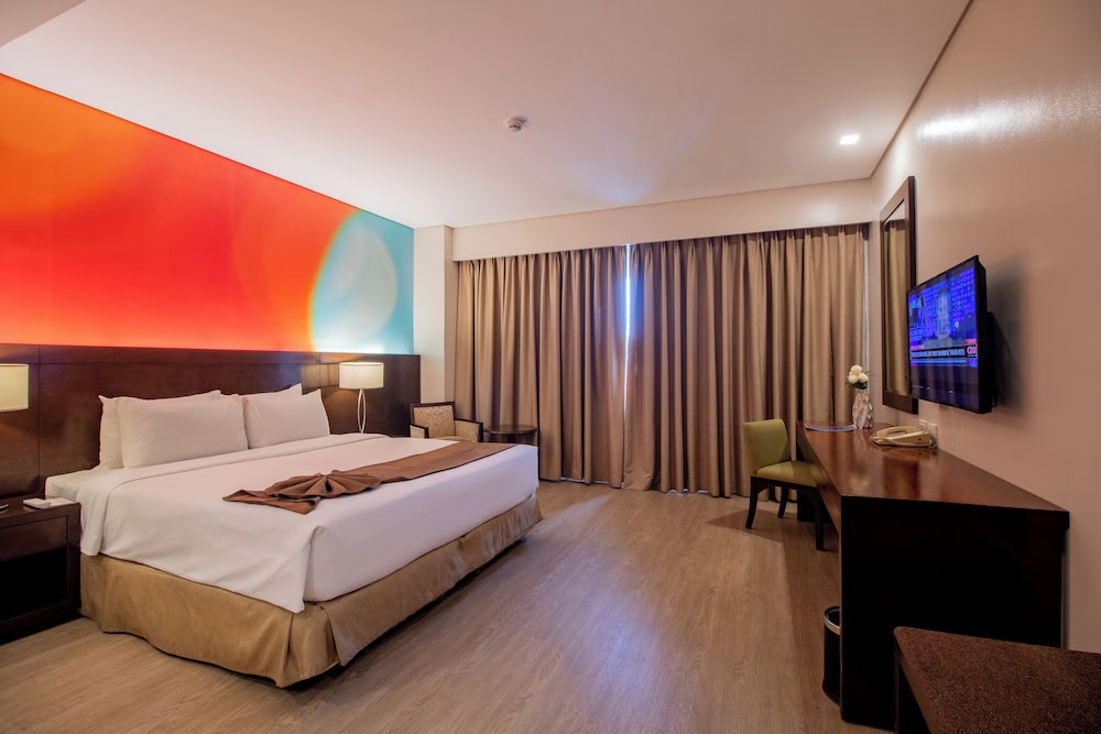 Deluxe Room, 1 King Bed - Photo 11