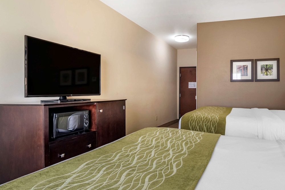 Room, 2 Queen Beds, Accessible, Non Smoking (Efficiency) - Photo 2