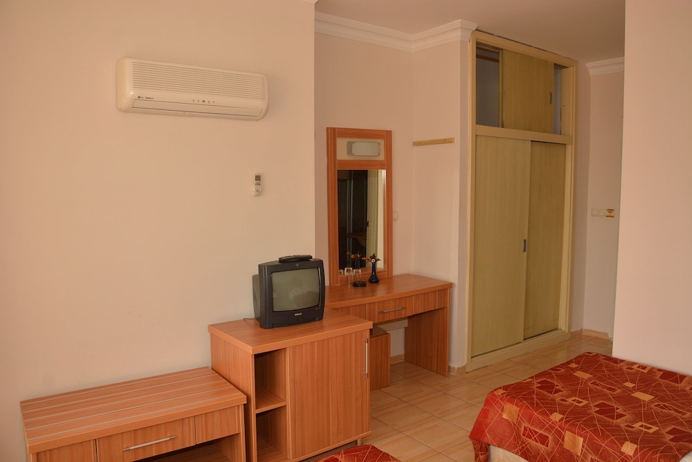 Economy Room