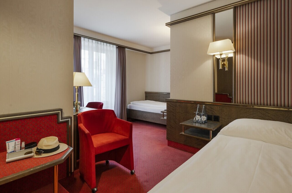 Standard Twin Room - Photo 1